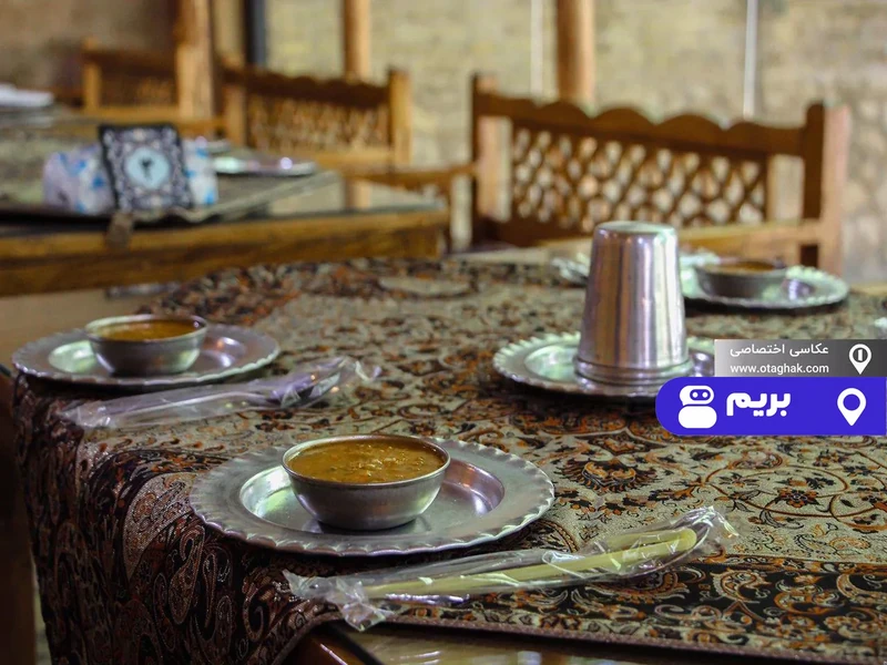 اقامتگاه بوم‌گردی خانه باغ ایرانی (اتاق حافظ)