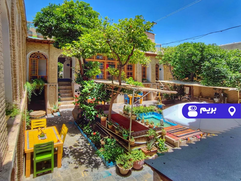 اقامتگاه بوم‌گردی عمارت هفت رنگ (شازده قاسم)