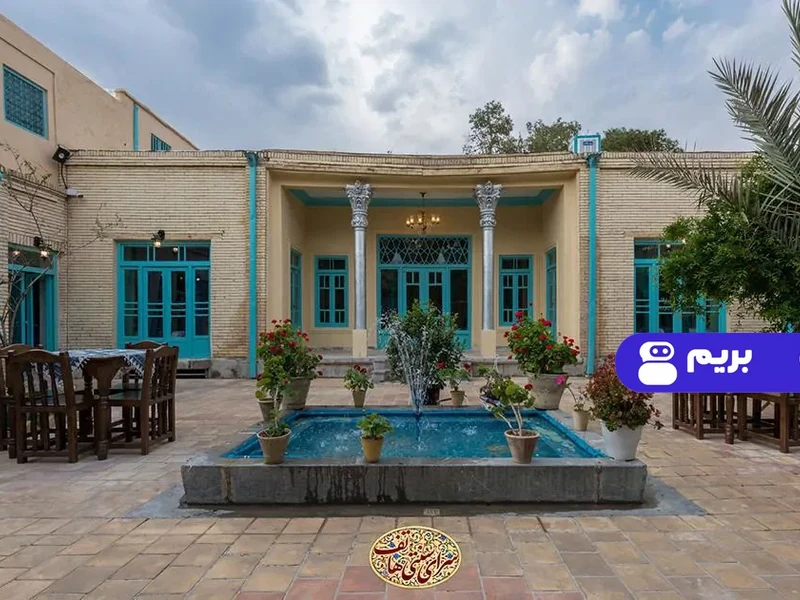 اقامتگاه بوم‌گردی سرای سنتی هاتف (اتاق سه نفره)