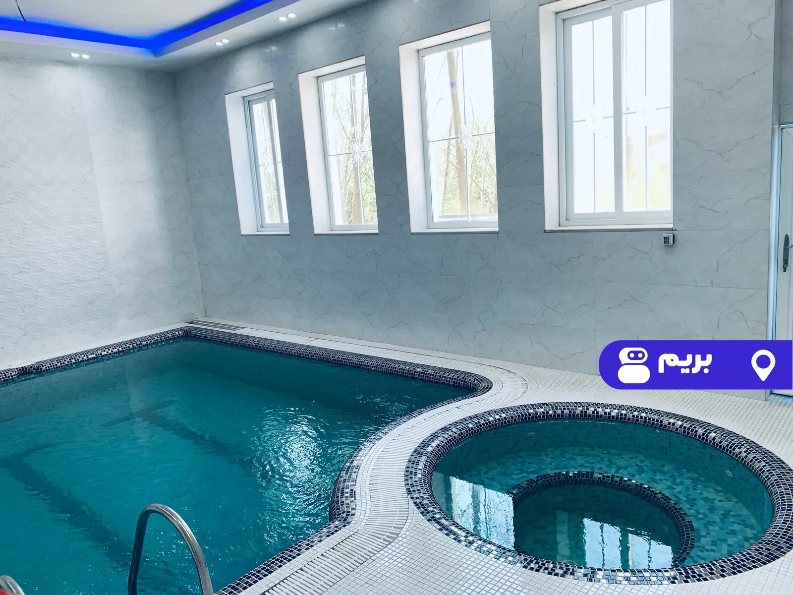 لوکس استخردار آبگرم عباسی با جکوزی در محمودآباد