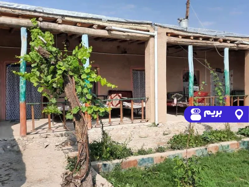 اقامتگاه بوم‌گردی انگوران (اتاق 20 متری)