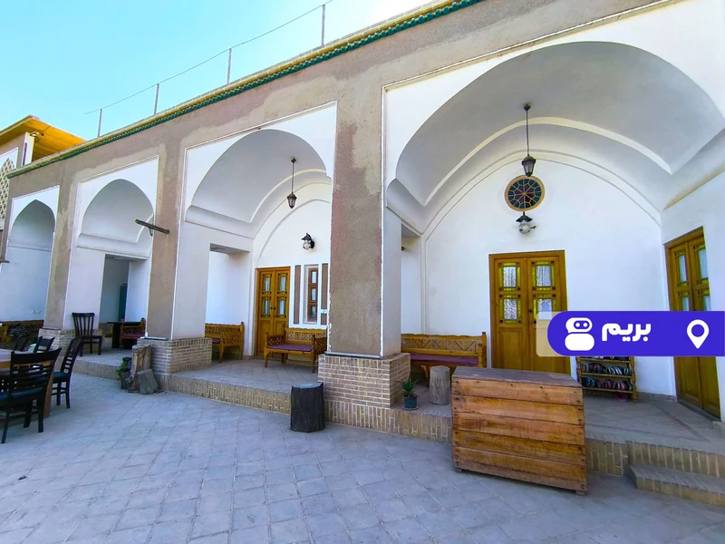 اقامتگاه بوم‌گردی خانه باغ تاریخی کیمیا (اتاق 1)