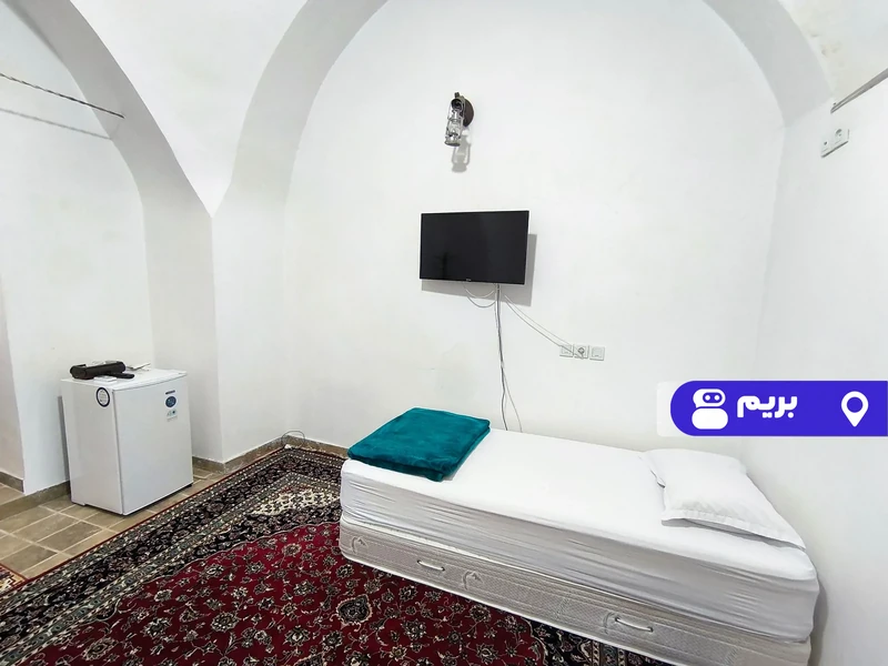 اقامتگاه بوم‌گردی خانه باغ تاریخی کیمیا (اتاق 1)