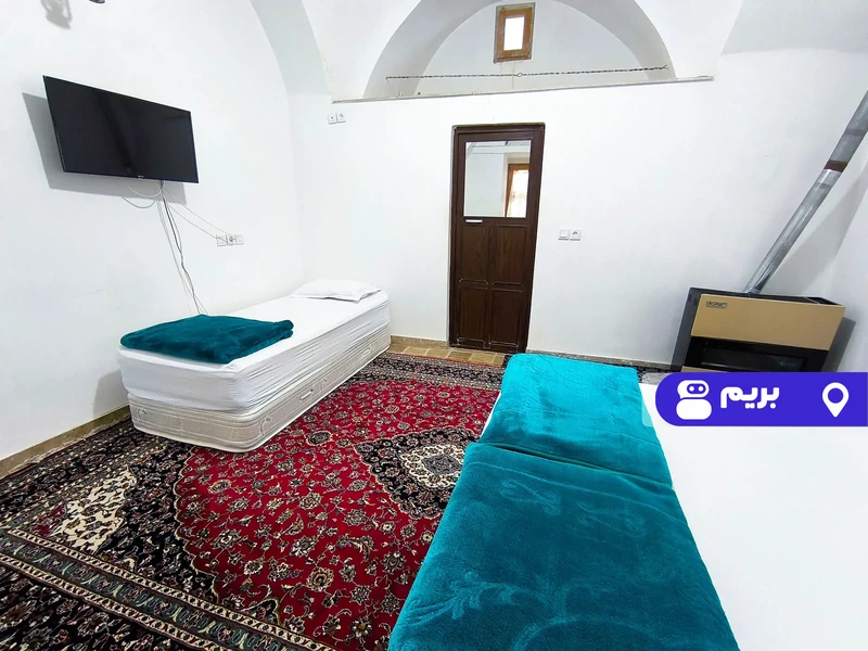 اقامتگاه بوم‌گردی خانه باغ تاریخی کیمیا (اتاق 1)