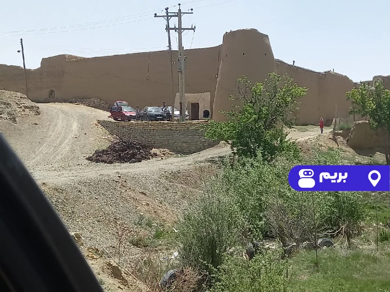 اقامتگاه بوم‌گردی کریم خان (اتاق۹)