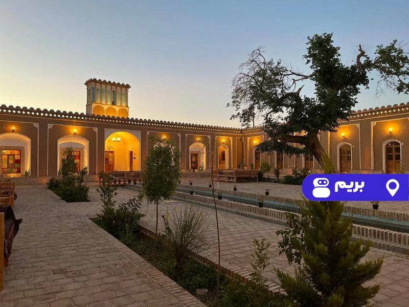 اقامتگاه بوم‌گردی تاریخی سرای زنده دلان (ماه صنم)