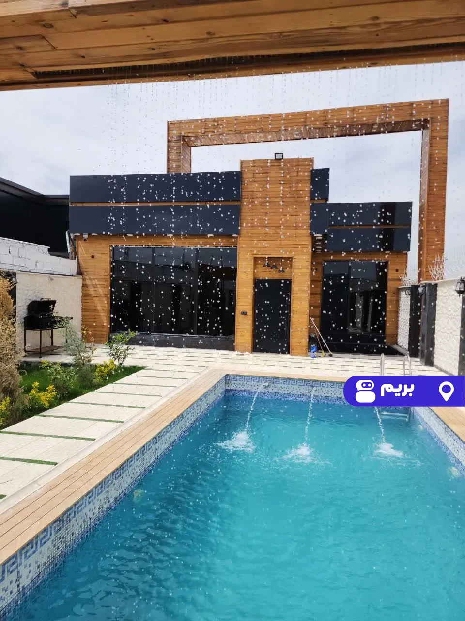 استخردار آبگرم گل رز در کردان