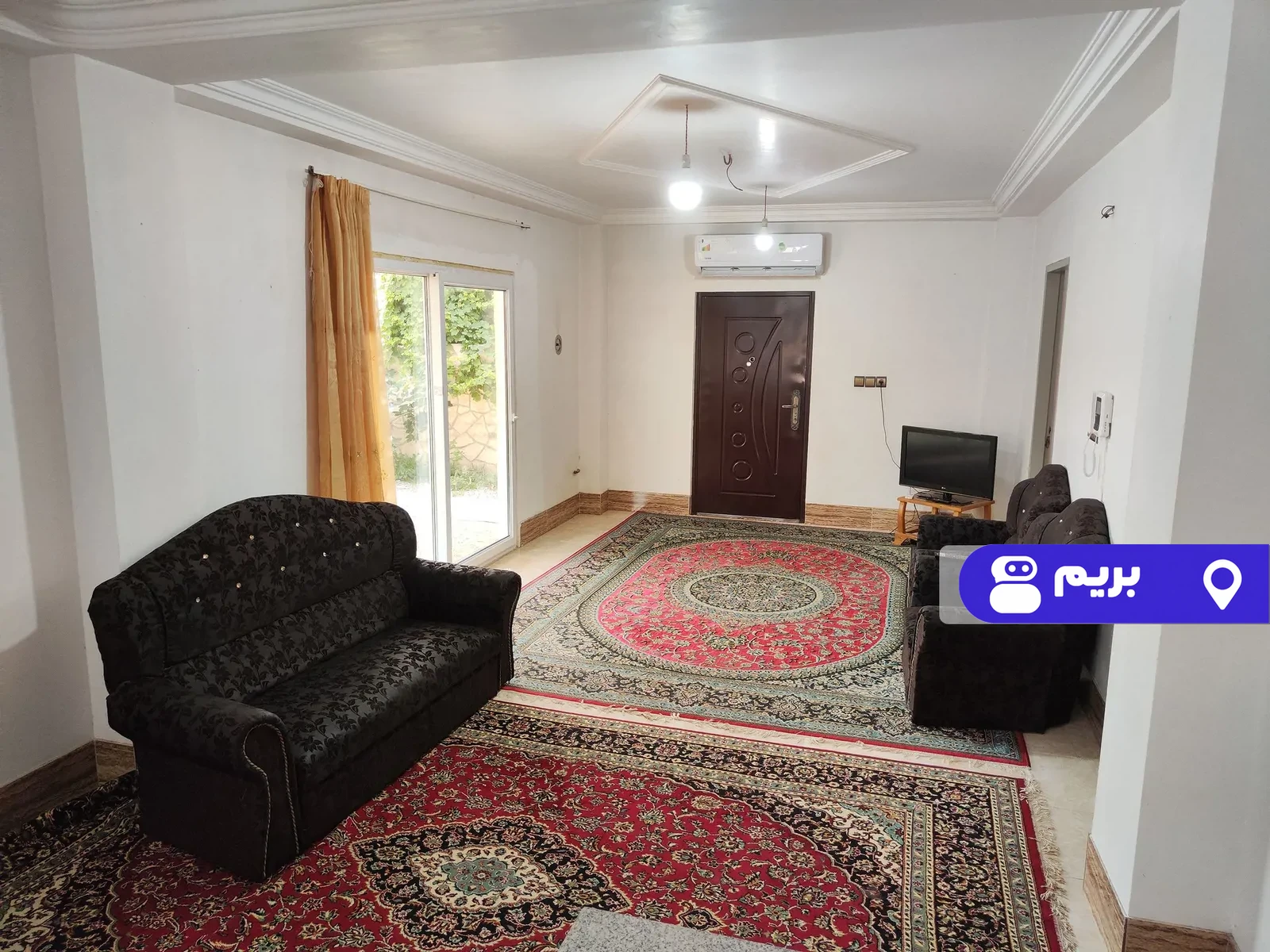 سرو نزدیک دریا در فرح آباد