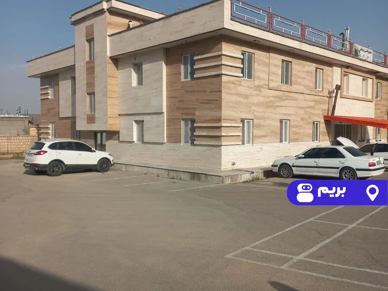 سوییت هلال احمر (واحد سه تخته 102)