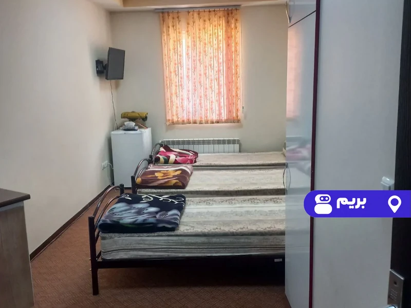 سوییت هلال احمر (واحد سه تخته 103)