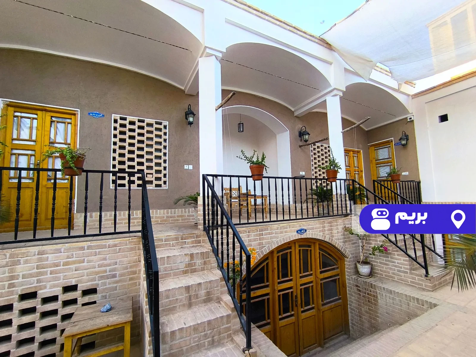 بمانی (واحد خانم باشی) با صبحانه رایگان در آران و بیدگل