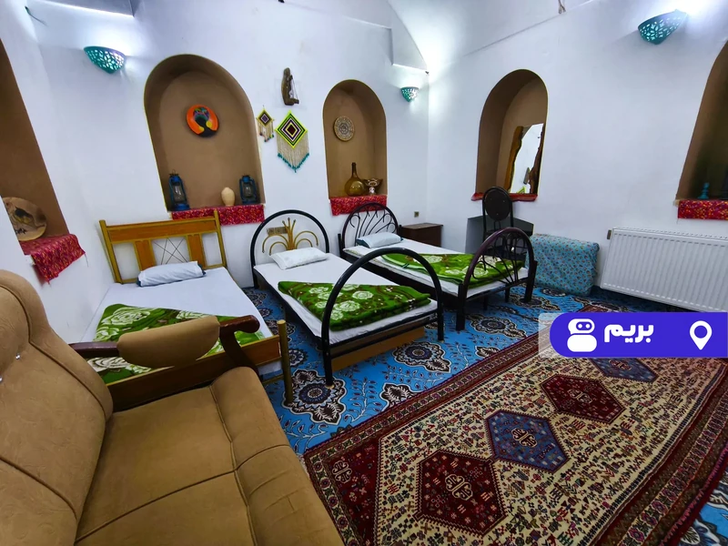 اقامتگاه بوم‌گردی عمارت هشت (اتاق آدابی)