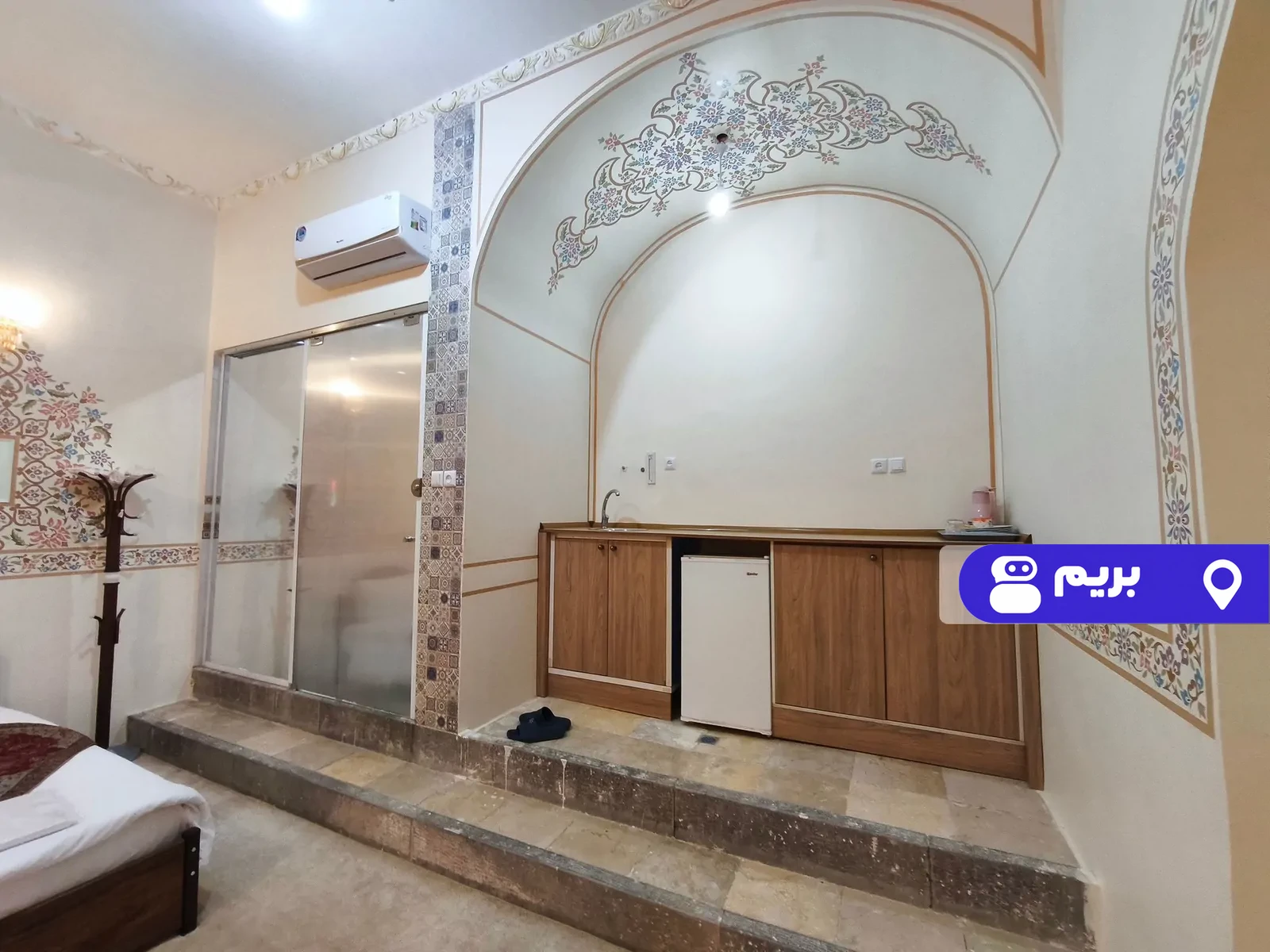 اقامتگاه بوم‌گردی ماهور (اتاق عالی قاپو) با صبحانه رایگان