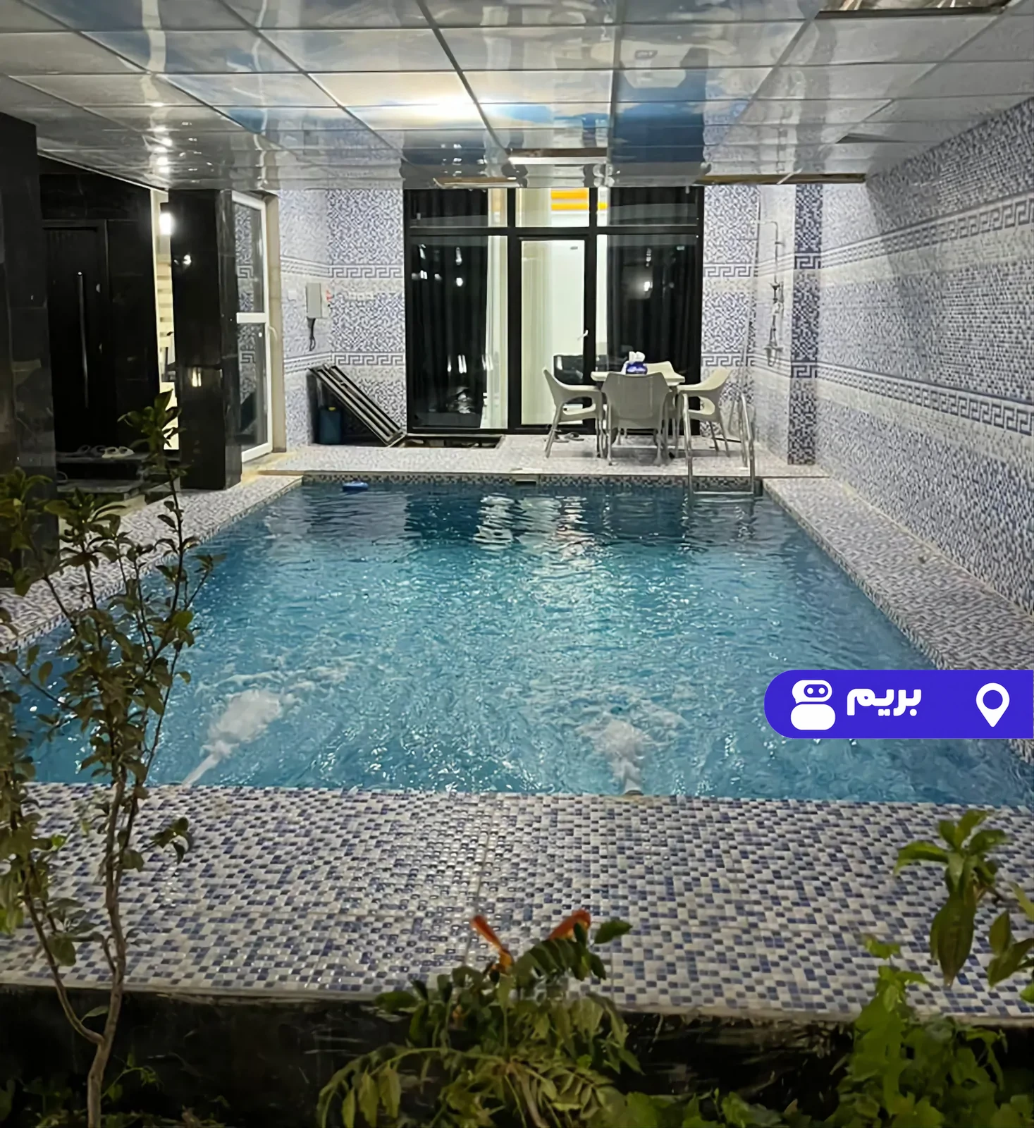 استخر‌دار آبگرم آبشار (2) با بیلیارد در چهارباغ