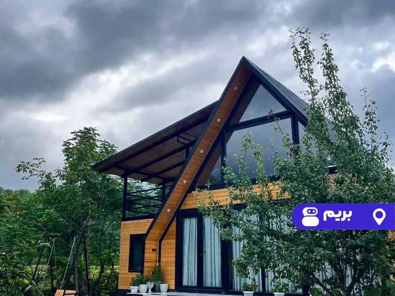 کلبه سوئیسی روار کنار رودخانه