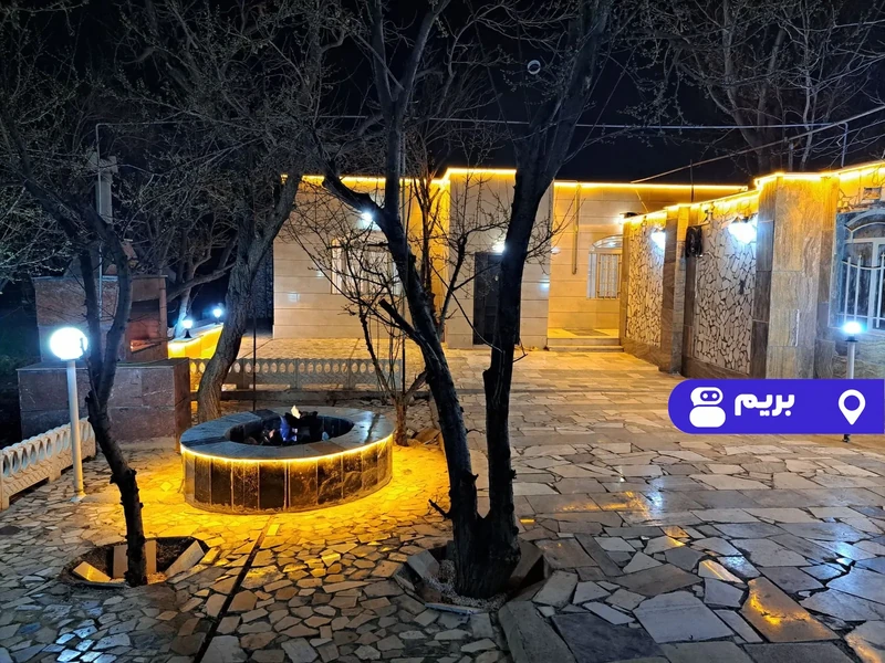 ویلا استخردار آبگرم سپید با فوتبالدستی