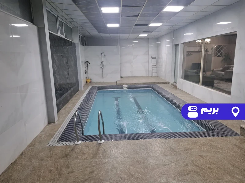 ویلا استخردار آبگرم آوینا با فوتبالدستی