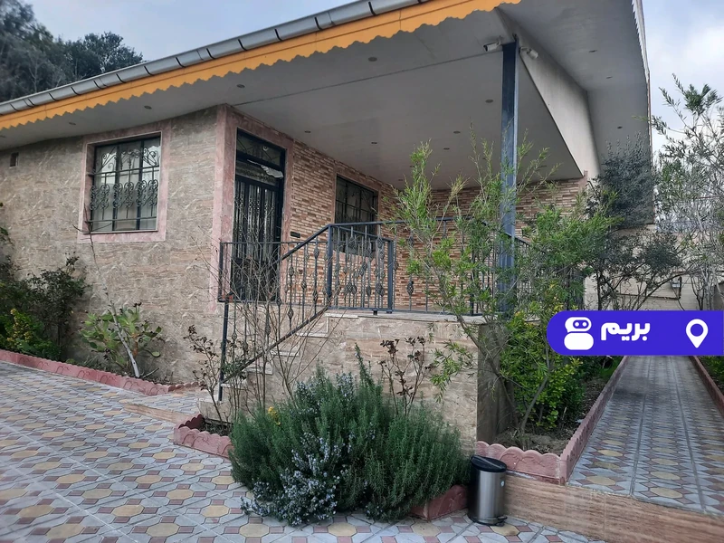 ویلا ملایی با فوتبال دستی