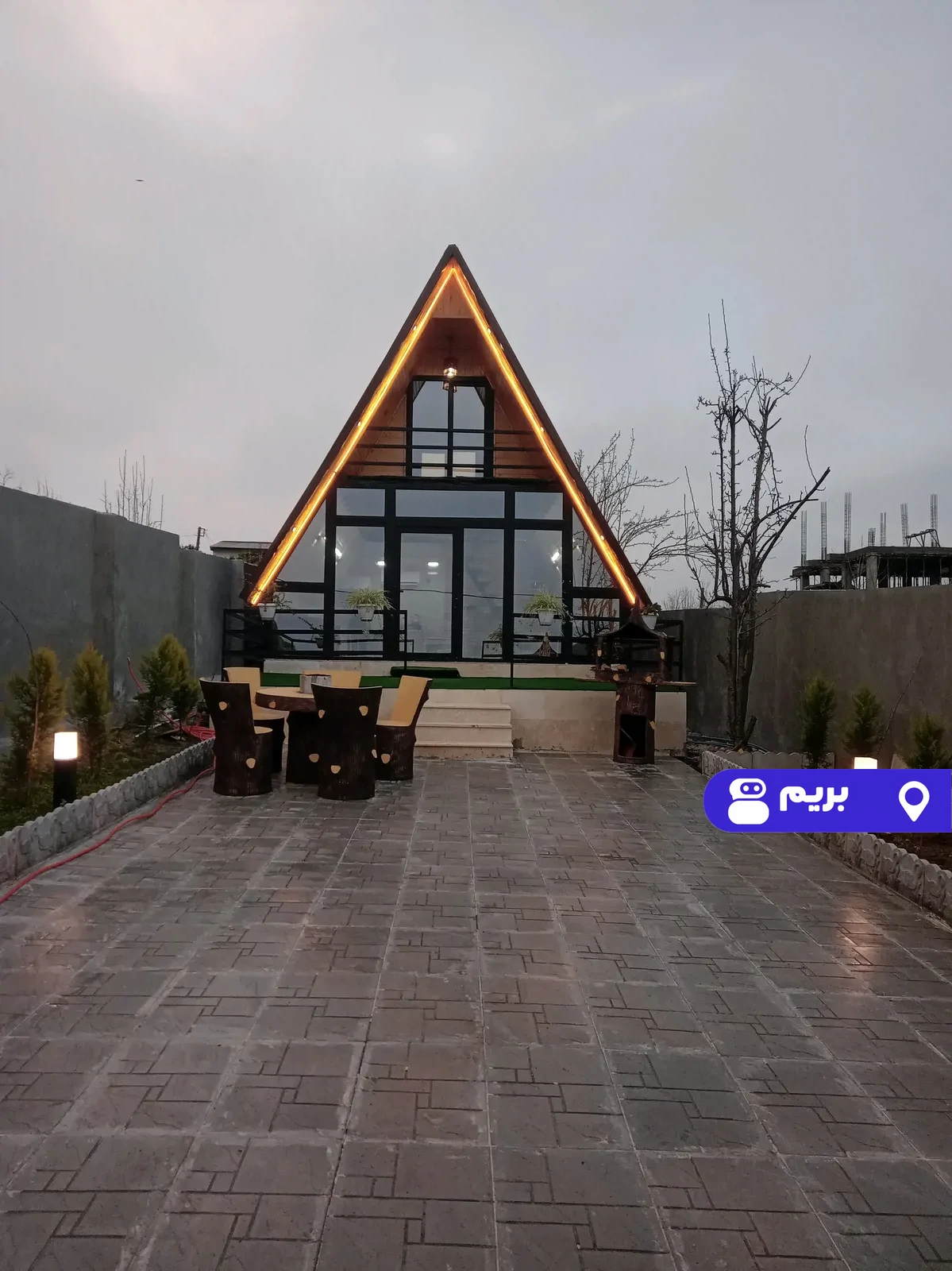 چوبی انار سرخ در بابل
