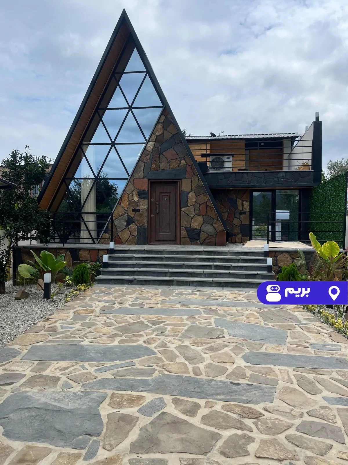 سوئیسی راکوود با جکوزی در رامسر