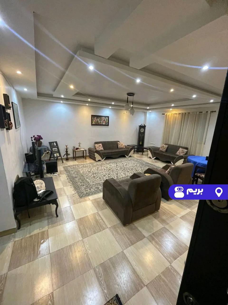 مبله گل رز در زیبا کنار