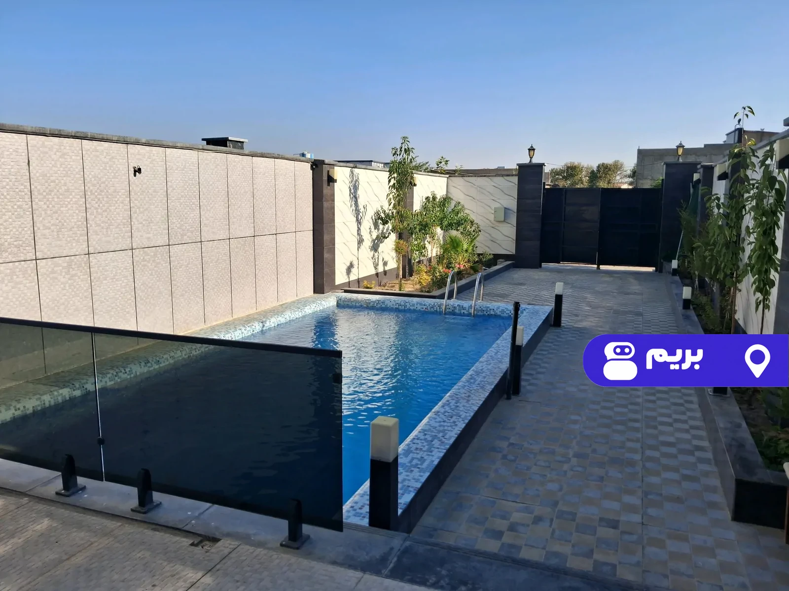 استخردار آبسرد گل رز در چهارباغ