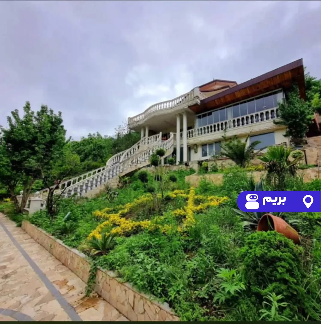 استخردار آبگرم عمارت چوبی با بیلیارد و فوتبالدستی در گردنه حیران