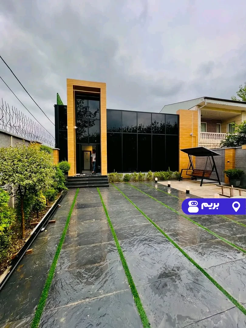 مدرن شیشه ای با جکوزی در زیبا کنار